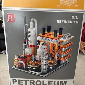 JIE STAR Petroleum Engineering Oil Refineries Building Set JJ9222 - 734pcs